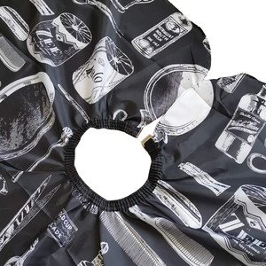 Cape de Coiffure Imperméable et Confortable en Polyester Recyclé, Écologique et Durable, Ajustable pour Barbiers – Vente en Gros - Product Image 5