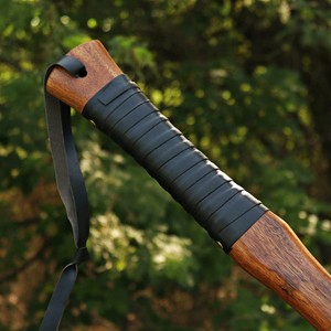 Hacha Táctica de Doble Hoja Forjada a Mano, de Acero Resistente, para Cortar Madera, con Mango de Madera Duradero, para Uso en Campamentos, Garantía de 3 Años - Product Image 4