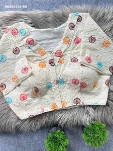 Chemisier rembourré à col en V pour femme, en coton cambriqué de qualité supérieure avec sequins en fil de coton pur et broderies, tendance - Product Image 2