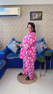 ชุดเซ็ตผ้าฝ้ายพิมพ์ลายสไตล์สาวออฟฟิศสำหรับผู้หญิง |   เสื้อครอปและกางเกงเหนือเข่า |   กระเป๋าข้างเดียว |   ไซส์ S-10XL - Product Image 3