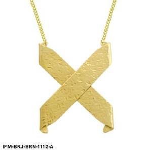 Pendentif X doré massif fait main pour femme, en laiton texturé avec revêtement polyuréthane, finition résistante au ternissement, idéal pour les soirées estivales - Product Image 4