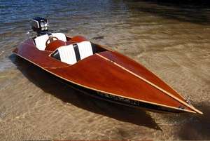 Bateau de course à moteur hors-bord classique en bois Switzer Craft Bullet de 16 pieds, construit sur mesure, pour le sport et les loisirs - Product Image 6