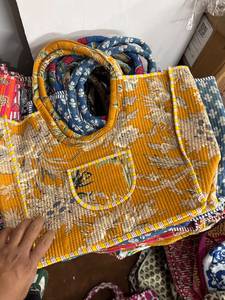Sac à bandoulière artisanal indien, sac fourre-tout matelassé en coton imprimé au bloc, fait main - Product Image 5