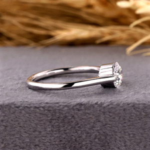 Bague de fiançailles Solitaire en diamant cultivé en laboratoire certifié IGI coupe brillante avec lunette en or blanc bague de mariage pour femme - Product Image 3