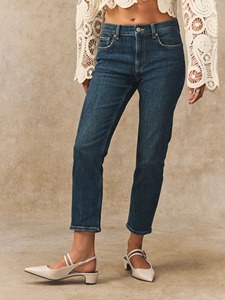 กางเกงยีนส์ผู้หญิงดีไซน์ทันสมัย ผลิตจากวัสดุยืดหยุ่นเน้นความสบาย - Product Image 2