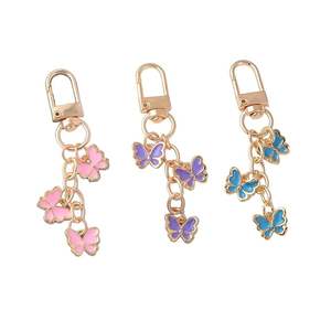 Llavero con inicial para niñas, bonito llavero de resina con flor rosa, llaveros con letras del alfabeto, colgantes de flor con lentejuelas para bolso - Product Image 2