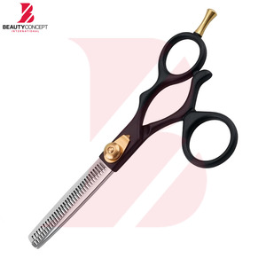 Tijeras de Peluquería Profesionales de Acero Inoxidable con Mango Negro de la Más Alta Calidad y Logotipo Personalizado para Barbería - Product Image 4