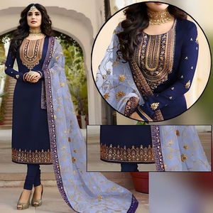 Ensemble shalwar kameez 3 pièces en chiffon traditionnel de haute qualité pour femmes, avec châle brodé pour mariage et fête - Product Image 2