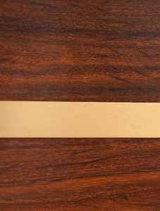 Pochette de créateur en bois de qualité supérieure avec chaînes de perles, fleurs, sangles et fermoir magnétique pour les amateurs de mode éco-responsable - Product Image 4