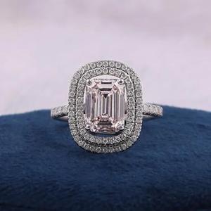 Anillo de Compromiso con Doble Halo de Diamantes Corte Esmeralda en Oro Blanco Sólido con Banda Pavé, Anillo Nupcial de Inspiración Vintage, Regalo de Aniversario - Product Image 1