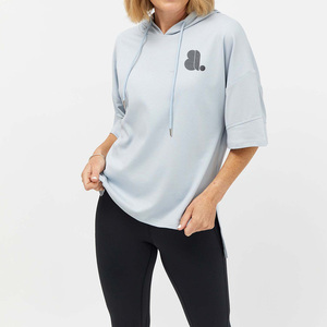 Camiseta Oversize Azul Claro para Mujer, Manga Corta, Logotipo Tejido, Transpirable, Corte Regular, Ropa Casual de Verano, 100% Algodón Orgánico - Product Image 1