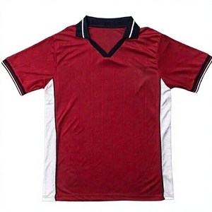 Maillot de football pour homme Patch House, col en V rouge, manches courtes, polyester respirant, design rayé, toutes saisons, coupe classique - Product Image 4