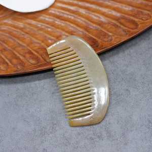 Peines de Cuerno de Vaca Pulidos con Dientes Lisos, Ecológicos, Hechos a Mano, Diseño Moderno para Uso Doméstico a un Precio Muy Económico - Product Image 2