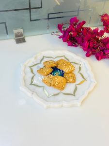 Plateau de service rond en marbre blanc poli à motif floral, fait main, pour la décoration de la maison et les fruits secs - Product Image 3