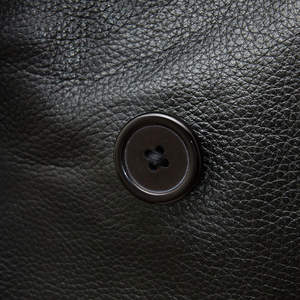 Chaqueta de Cuero para Hombre Estilo Urbano, con un Look Moderno y Elegante para Uso Diario, con Características Impermeables y Transpirables - Product Image 4