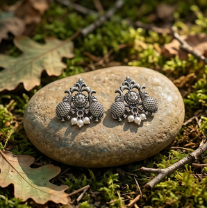 DIVYORO <b>SILVER</b> ETHNIC STUDS - Product Image 4