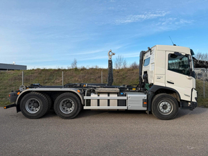 Camión Tractor Changan 8X4 Usado con Eje Elevador, Transmisión Automática, Caja de Cambios Rápida, Motor Diésel Euro 6, Camión Volquete con Cámara Trasera - Product Image 5