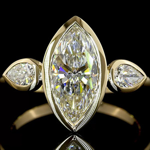 Bague de fiançailles en or 10K/14K/18K ou argent 925/935, sertie de trois diamants de laboratoire taille marquise, certifiés IGI, monture closée, rhodiée - Product Image 2