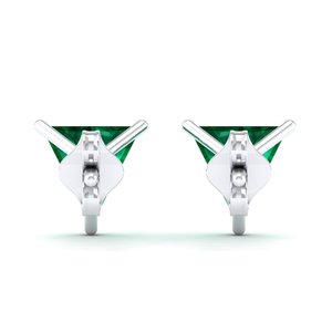 Boucles d'oreilles clous REYES en or massif 14 carats avec émeraude triangulaire de 2,22 carats et moissanite, bijoux fins à prix de gros - Product Image 4