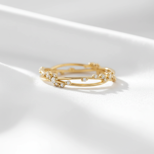 Bague de mariage classique en moissanite taille brillant en forme d'infini pour femme, en argent sterling 925, avec sertissage à griffes, bandes croisées - Product Image 3