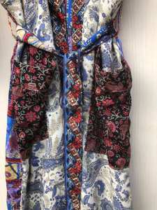 Bata Kimono de Seda de Lujo para Mujer con Estampado de Animales de la Selva, Cuello en V, Manga Larga, para Eventos y Celebraciones - Product Image 3