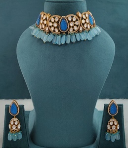 Ensemble de collier choker en moissanite de qualité supérieure, design magnifique, parfait pour les soirées, les mariages, les occasions festives - Product Image 4