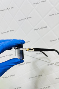 Gafas de sol cuadradas sin montura con detalles de barra de diamantes de moissanita plateados, estilo hip hop de lujo, para regalo unisex. - Product Image 3