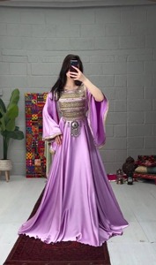 Robe traditionnelle afghane Kuchi pour femmes, robe décontractée en satin de soie violet, manches cloche, broderie dorée élégante, robe longue maxi - Product Image 3