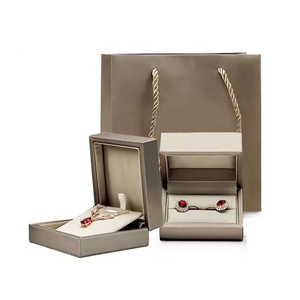 Caja de Joyería de Lujo al por Mayor para Collares, Pulseras, Pendientes y Anillos, Caja de Joyería Verde de Terciopelo Premium con Logotipo Personalizado - Product Image 2