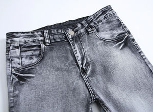 Jean slim fit pour homme, style streetwear, décontracté, en denim. - Product Image 5