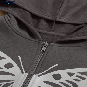 Sudadera con capucha gris personalizada con estampado gráfico de mariposa, estilo oversize, fabricante OEM - Product Image 5