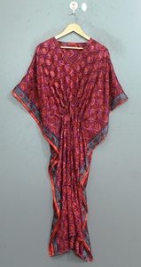 Robe vintage pour femmes, imprimé floral rouge paisley, respirante, 100% soie, manches courtes, col en V, violette - Product Image 2