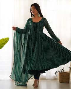 Conjunto Salwar de Mujer con Rayas Verdes en Relieve, de Secado Rápido, con Dupatta Largo hasta el Suelo, Tradicional, Elegante, Étnico, para Fiestas, Estilo Indio - Product Image 4