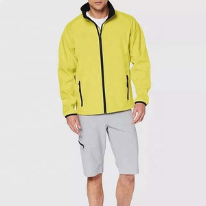 Chaqueta Softshell Ligera para Hombre, Resistente al Viento, Ropa de Abrigo para Exteriores con Tela Elástica Cómoda para Senderismo, Camping y Viajes - Product Image 1