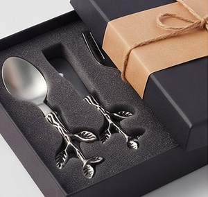 Silver Plated Cheese Set In Stainless Steel With Stylish <b>Branch</b> Handle Perfect For Elegant Dining Restaurants And Tableware Use - Product Image 5