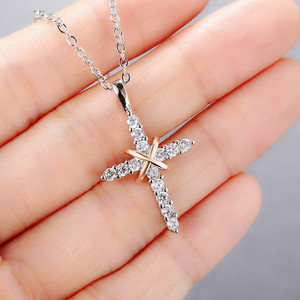 Collier de clavicule pour femme, design européen américain de luxe, sensation haut de gamme, pendentif en zircon en forme de croix, pendentifs de mode, breloques - Product Image 4