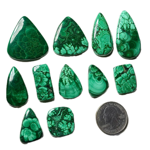 หินมาลาไคต์ธรรมชาติทรงหลังเบี้ย - Product Image 1