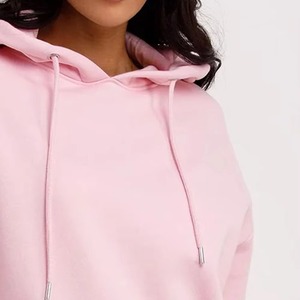 Ensemble deux pièces surdimensionné pour femme : sweat à capuche et short en coton respirant, nouvelle collection, tendance, vente en gros - Product Image 5