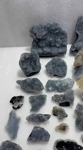 Lot de spécimens minéraux en gros : Grappe de calcédoine bleue naturelle avec druse et calcite, roches de cristal brutes du Maharashtra, Inde - Product Image 2