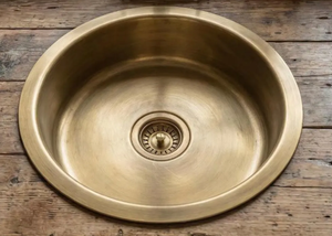 Lavabo redondo de latón tradicional de estilo rústico para diseño de baño étnico que combina la herencia con el uso funcional. - Product Image 6