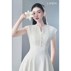 Vestido Maxi Vintage Beige con Cuello en V, Adorno de Encaje y Cintura Ajustada para Mujer |   Vestido Mimi para Eventos de Boda |   LAVIEM - Product Image 3