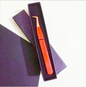 Pinces à épiler professionnelles pour extensions de cils en acier inoxydable japonais avec revêtement en poudre rouge personnalisable à étiquette privée - Product Image 1