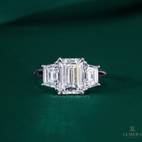 Anillo de Compromiso de Diamante Cultivado en Laboratorio con Corte Esmeralda de Lujo de 3.63CT, Diamantes Laterales en Forma de Trapezoide, Chapado en Oro de 14K, Certificado IGI, Anillo de Boda