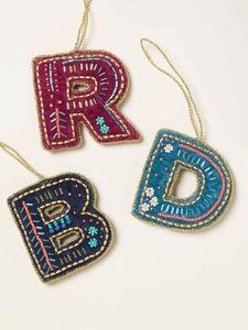 Porte-clés de luxe élégant et original, avec breloque de Noël brodée à la main et ornée de perles, design arbre de Noël, exclusif et raffiné. - Product Image 6