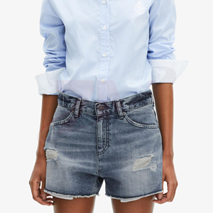 Shorts de mezclilla de cintura alta para mujer, estilo boyfriend, vintage, rasgados, azul liso, casuales de verano con detalles de agujeros - Product Image 4