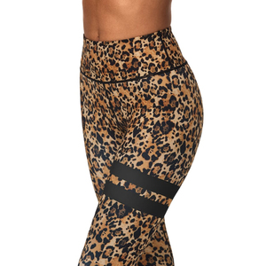 Leggings de sport personnalisés pour femmes, respirants, sexy, moulants, avec poche triangulaire unie à la taille, imprimé sublimation palmier - Product Image 5