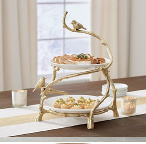 Présentoir à 2 niveaux en forme de branche dorée avec oiseaux et assiettes blanches ajoute une touche rustique à toute fête. Disponible à prix de gros. - Product Image 1