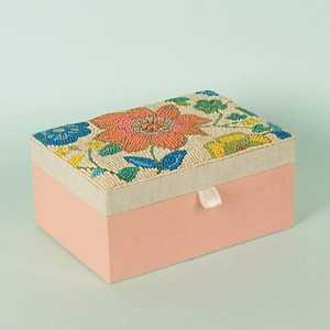 กล่องใส่เครื่องประดับทรงสี่เหลี่ยมสีชมพูลายดอกไม้ ยี่ห้อ B.H CRAFTS กล่องเก็บของสวยงามสำหรับเครื่องประดับและของตกแต่งบ้าน - Product Image 6