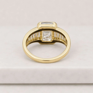 Anillo de compromiso con diamante de corte esmeralda para mujer, oro amarillo, estilo de lujo, diamante cultivado en laboratorio certificado por IGI, piedras laterales. - Product Image 6