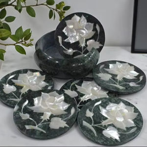 Sous-verres en marbre noir faits à la main, Pietra Dura, incrustation florale en pierre, art décoratif, vaisselle, cadeau - Product Image 1